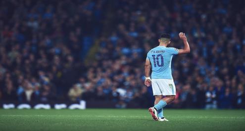 موسم أجويرو ينتهي.. جراحة في الركبة تبعده لمدة شهر